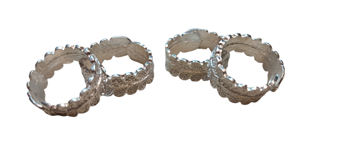 Nari Nakhre Silver-Tone Floral Stone-Studded Toe Ring Set (Pack of 4)