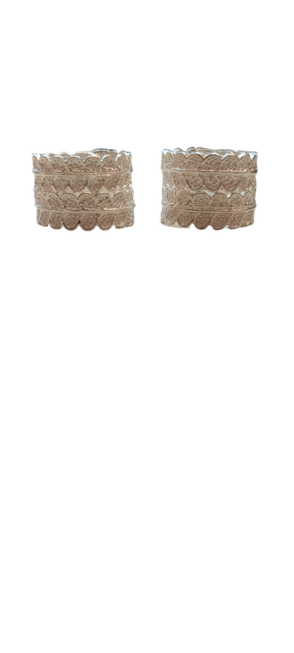 Nari Nakhre Silver-Tone Floral Stone-Studded Toe Ring Set (Pack of 4)